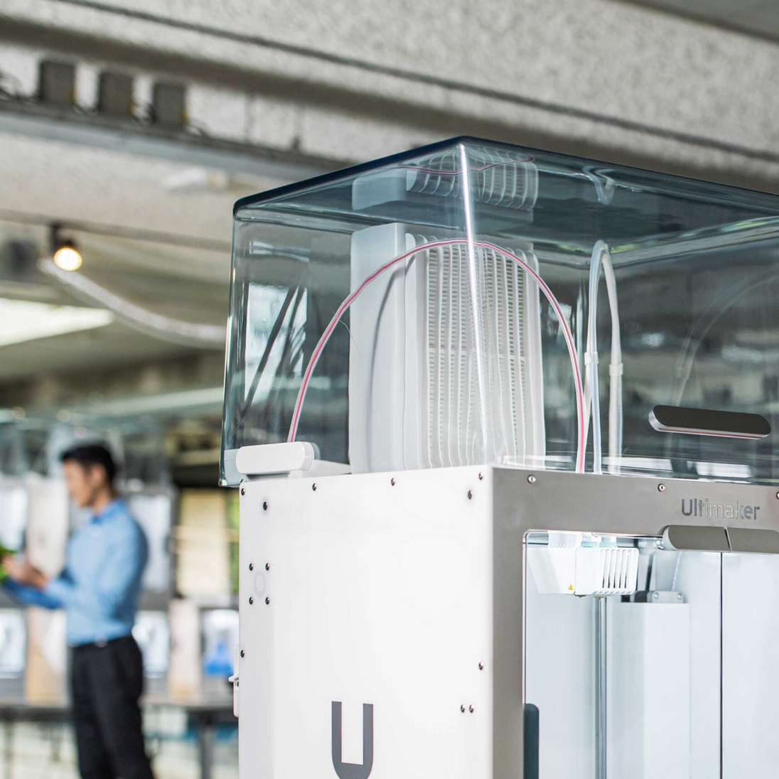 UltiMaker S5 Air Manager enclosed build chamber filtration