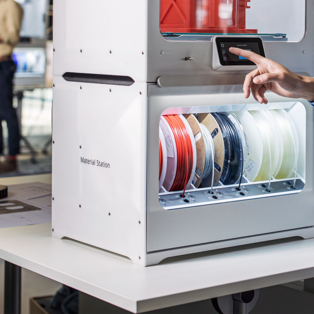 UltiMaker S5 Material Station composite-ready prefeeder detail